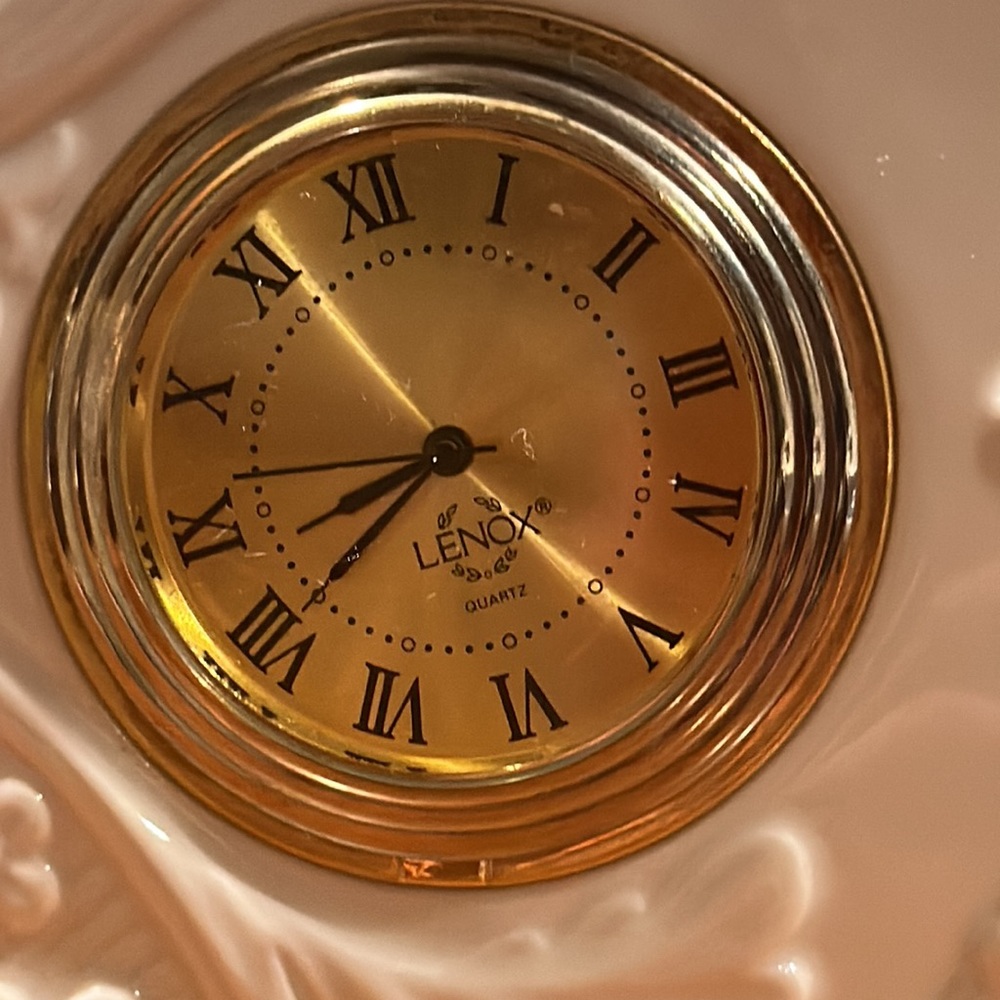 Porcelain Lennox clock - Picture 2 of 5